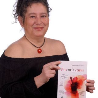 Encarni Puche Torres, autora de Poemíaytuya
